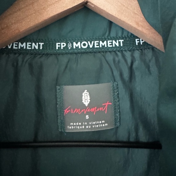 Free People In A Bubble Teal Puffer Vest -sz small  (brilliant forest) - Picture 7 of 7